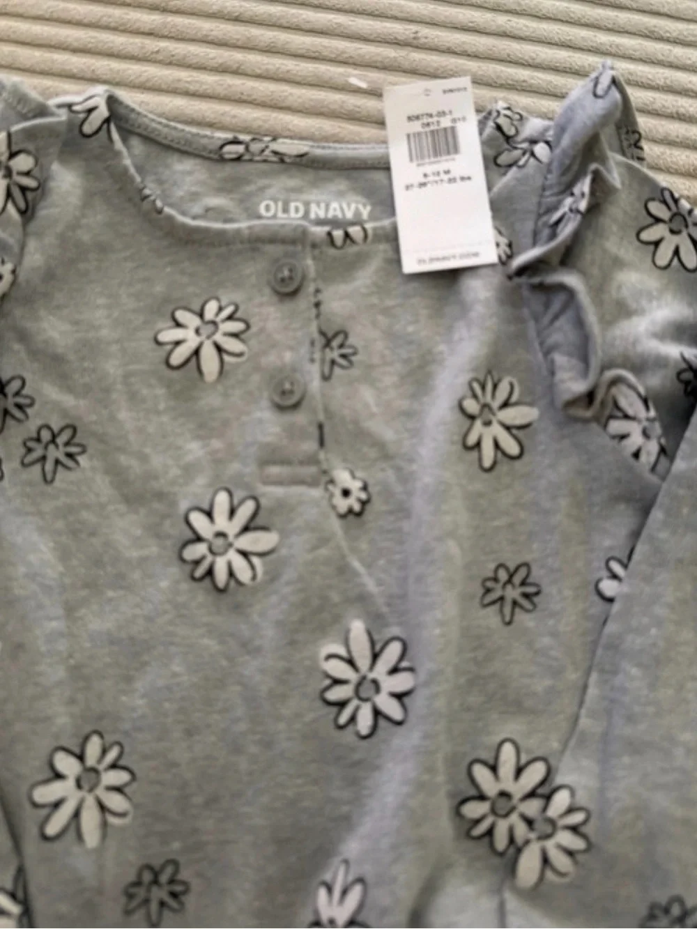 Old Navy Gray Floral Baby Onesie - Gray with Black & White Flowers